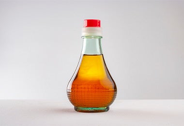 Aceite de ajonjolí tapado, listo para su conservación