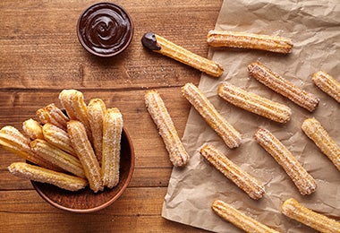 Los snacks dulces como los churros también funcionan para las fiestas 