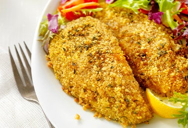 Filetes de pescado apanados con pan molido