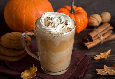 Frappé con calabazas de Halloween y canela.   