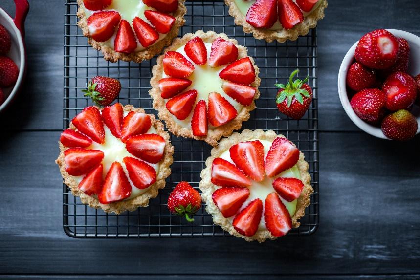 Tartaletas de fresa con glaseado real.