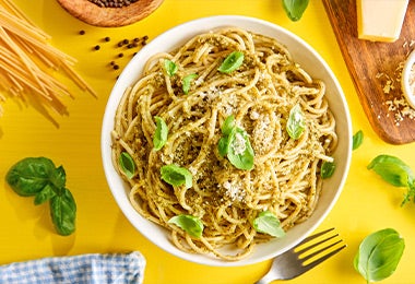 Pasta al pesto para acompañar tu langostino