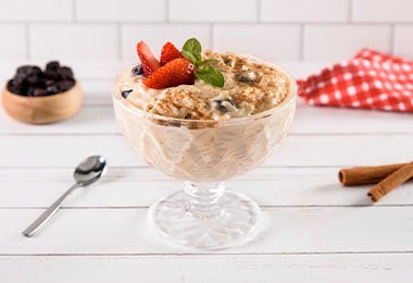 Receta de arroz con leche y frutas.  