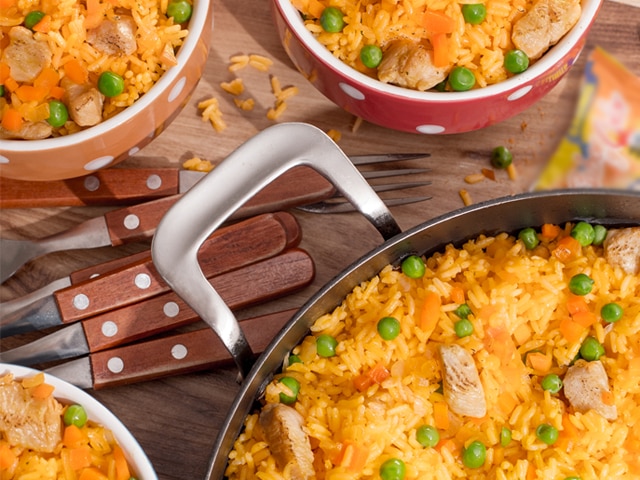 Arroz frito con pollo