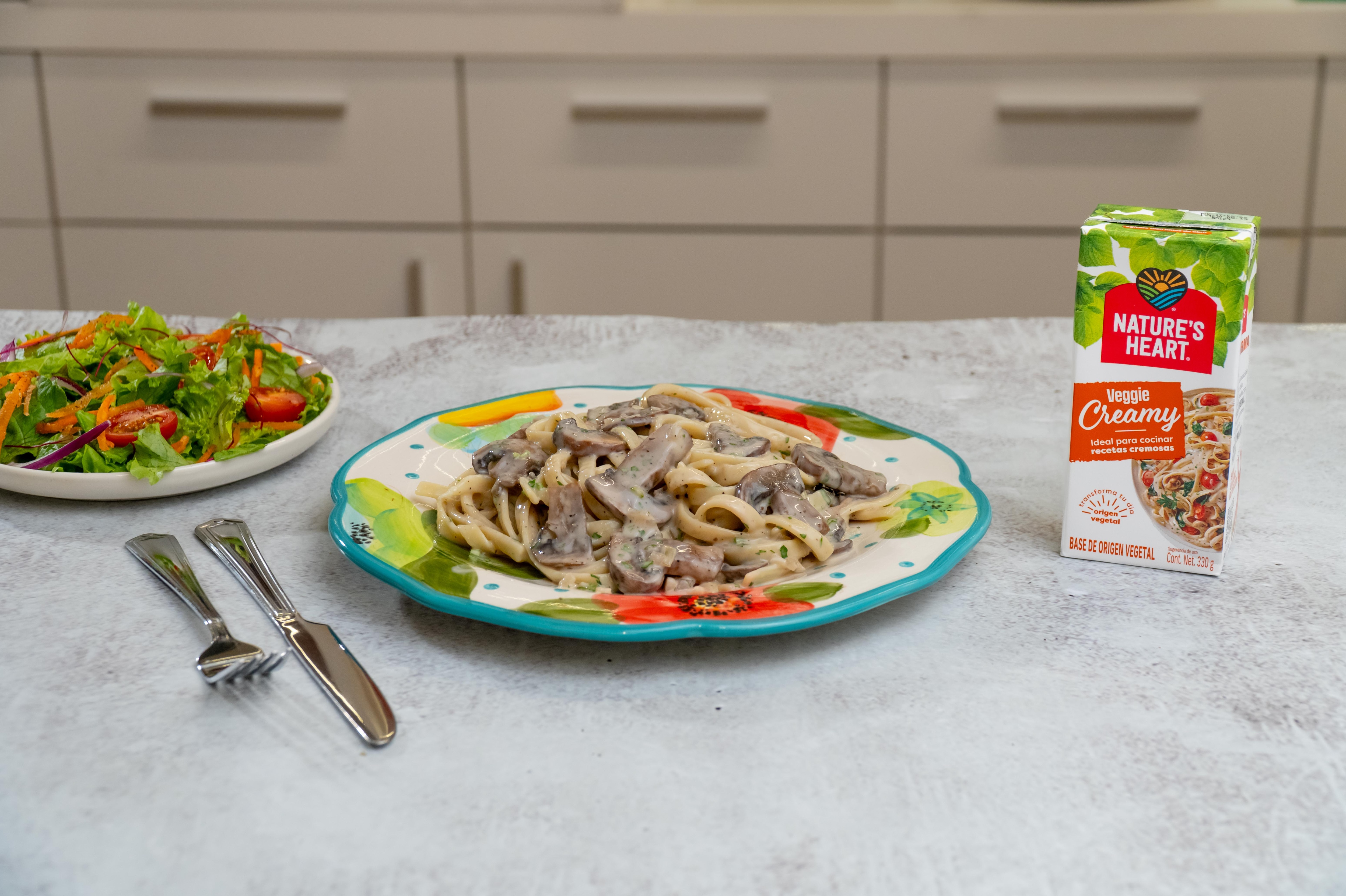 pasta con hongos en salsa blanca