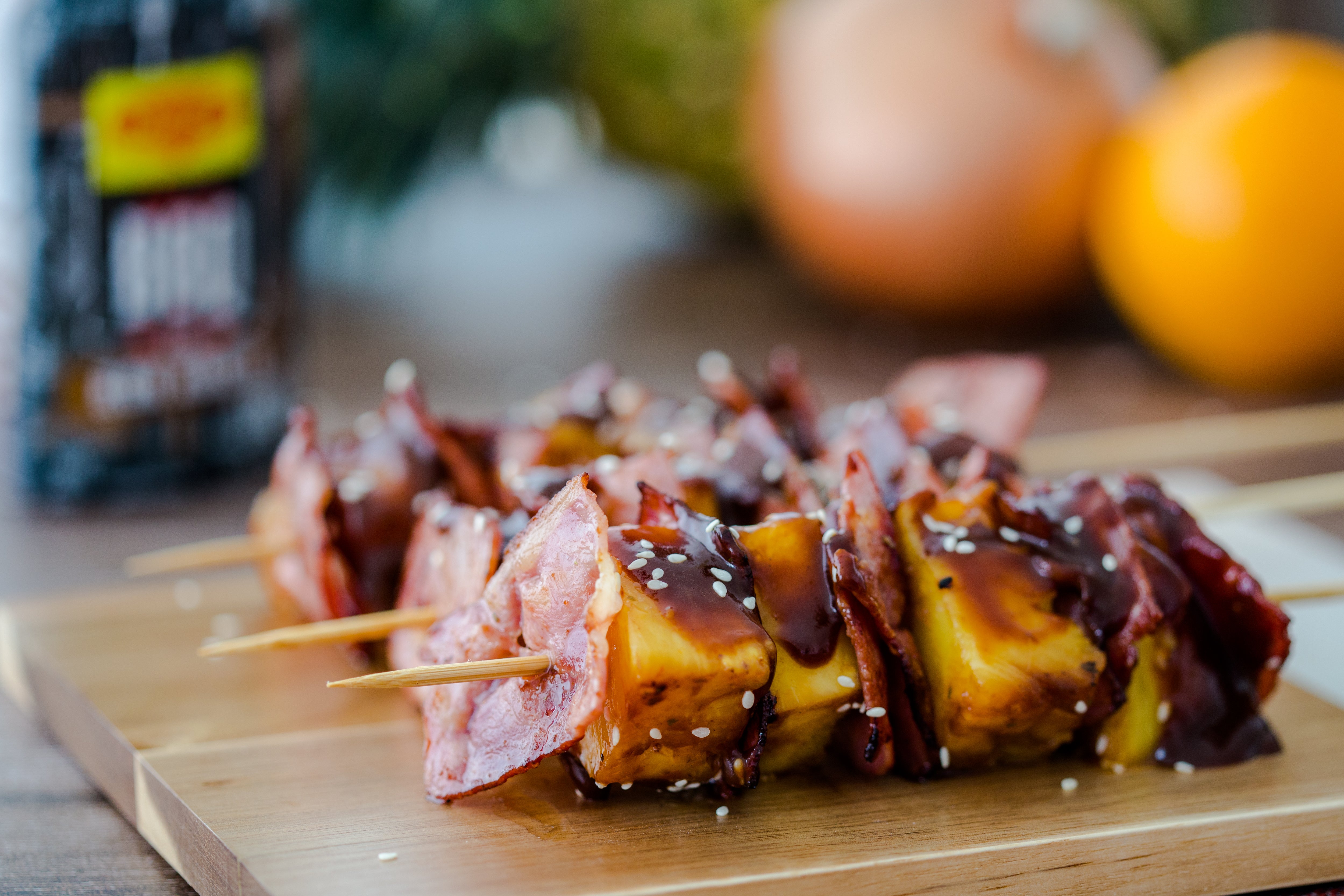 Pinchos de Piña y Tocino en Salsa BBQ