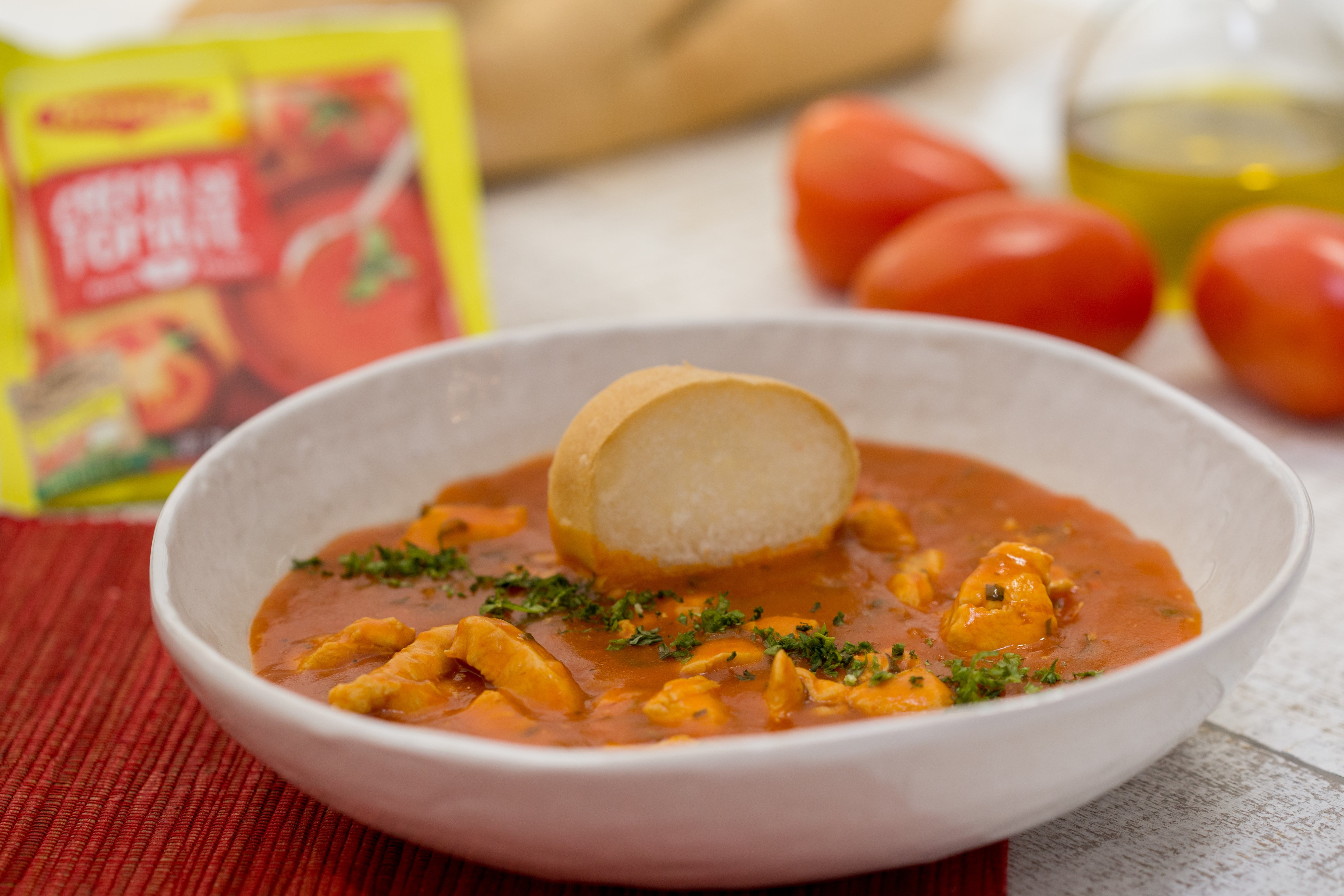 Crema de Tomate con Pollo Crema de Tomate con Pollo