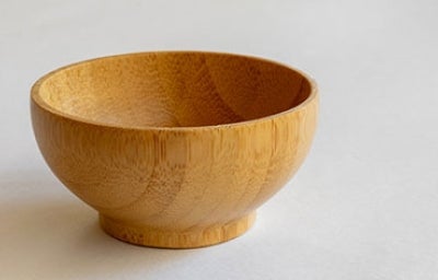 Bateas de madera, útiles para cocinar y decorar. Batea de madera honda en solitario.