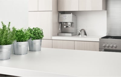 Ahorrar energía al cocinar, importante en la cocina actual. Cocina ecológica que ahorra energía al cocinar.