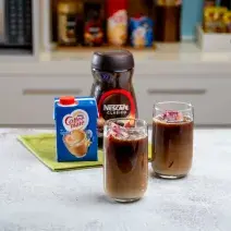 café con frutos rojos