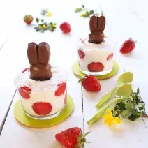 ESPUMA DE COCO CON KITKAT® BUNNY