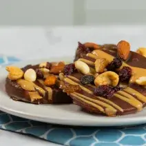 Manzanas con chocolate y nueces