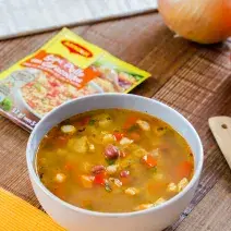 Sopa de Minestrone con Caracolitos