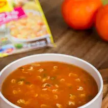 Sopa de Pollo con Tomate