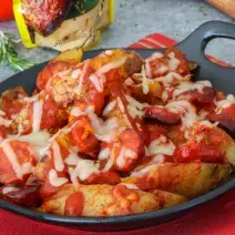 Choripapas con Salsa