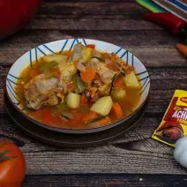 Pollo guisado con Achiote