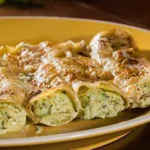 Canelones rellenos de pollo y brócoli