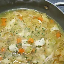 Sopa de Pollo con fideos