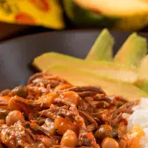 Ropa vieja al estilo cubano