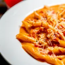 pasta en salsa rosada