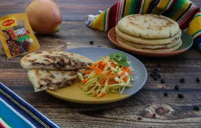 Pupusa de frijol y queso