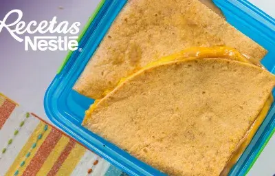 Quesadillas con Mantequilla de Maní y Queso