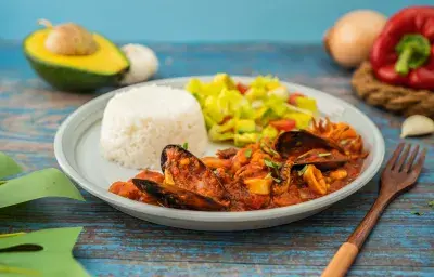 Cazuela de Mariscos Al Ajillo