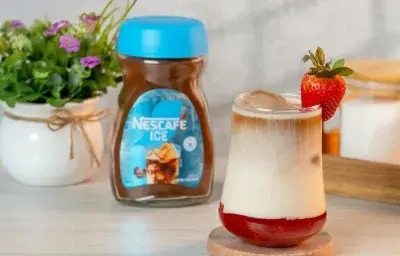 LATTE FRIO CON FRESAS LATTE FRIO CON FRESAS
