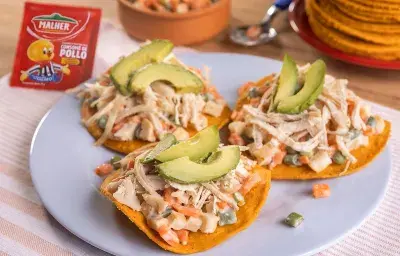 Tostadas De Pollo Con Ensalada Rusa Tostadas De Pollo Con Ensalada Rusa