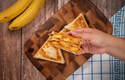 bolsillitos de banana con dulce de leche