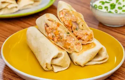 BURRITO CON TOMATE SABOR Y COLOR BURRITO CON TOMATE SABOR Y COLOR
