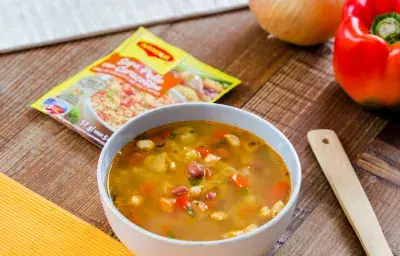 Sopa de Minestrone con Caracolitos