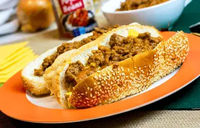 Hot Dog con queso y chile Hot Dog con queso y chile