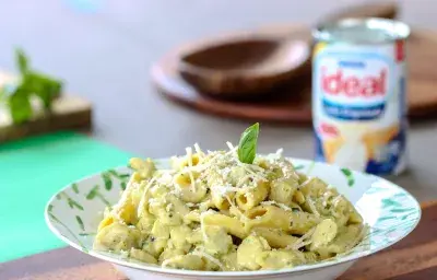 Pasta con Pollo en al Pesto