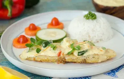 Filete de Pescado con Crema al Vino Filete de Pescado con Crema al Vino