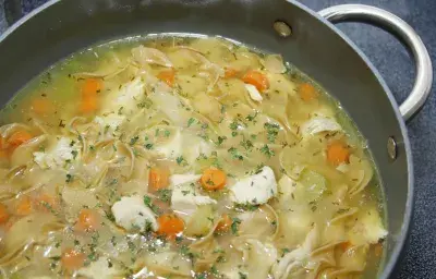 Sopa de Pollo con fideos