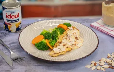 FILETE DE PESCADO EN SALSA BLANCA FILETE DE PESCADO EN SALSA BLANCA