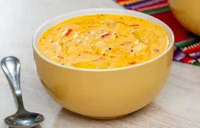 Sopa Cremosa de Pollo Sabor y Color Sopa Cremosa de Pollo Sabor y Color