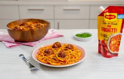 macarrones con albóndigas