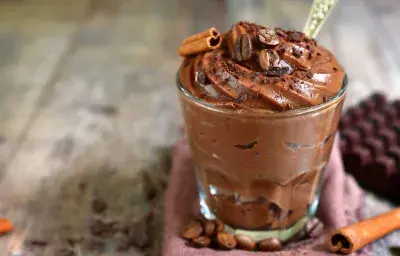 Mousse de chocolate y café