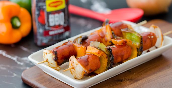 Brochetas de Chorizo con Pimentones, Cebolla y Salsa BBQ y Miel