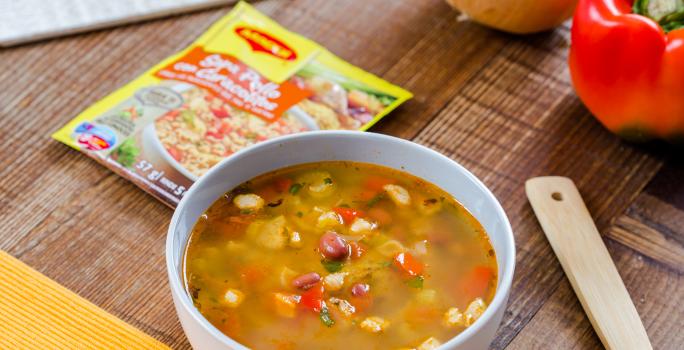 Sopa de Minestrone con Caracolitos