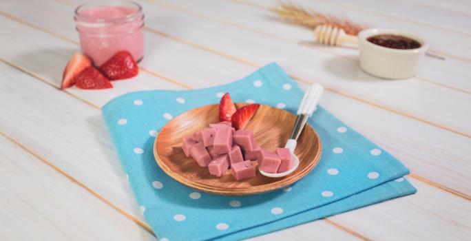 GELATINA de FRESAS con CEREAL preparada con GERBER®