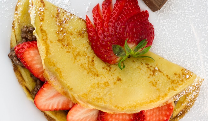 Crepas Rellenas de Chocolate y Fresas