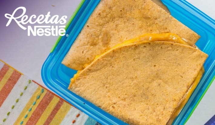 Quesadillas con Mantequilla de Maní y Queso Quesadillas con Mantequilla de Maní y Queso