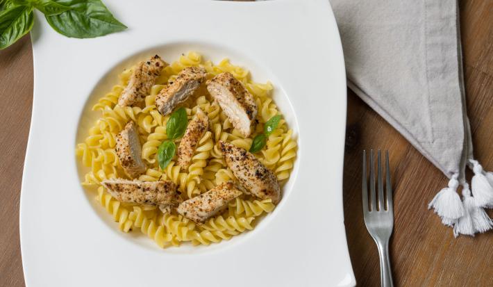 Pollo al tomate con pasta en Freidora de Aire