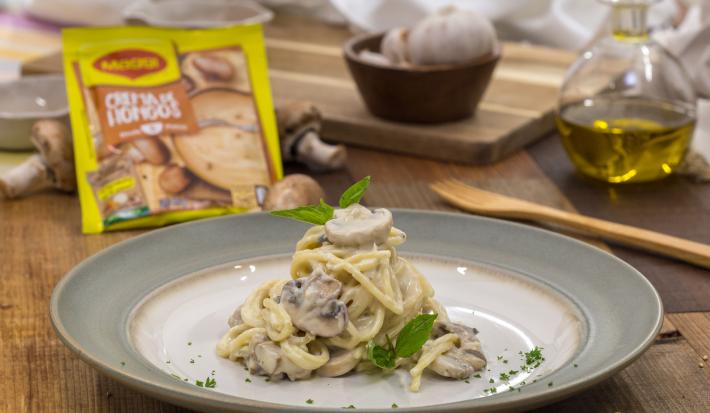 Pasta con Hongos en Salsa Blanca