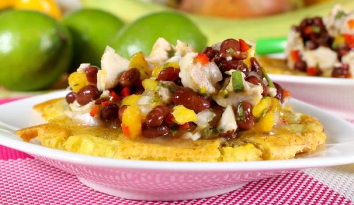 Ceviche de Pollo con Frijoles y Mango