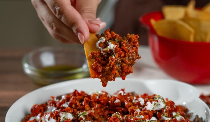 Dip de Frijoles con Chimichurri