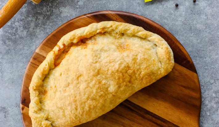 Calzone a la Boloñesa